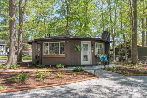 8 Palatka Street, Arden, NC 28704