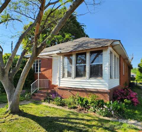 40 Ranlo Avenue, Gastonia, NC 28054