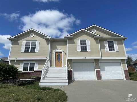 1111 Manor Drive, Chapman, KS 67431