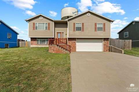 716 Tallgrass Drive, Junction City, KS 66441