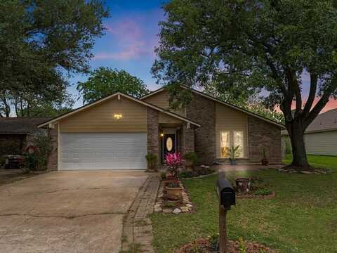 1307 Marlin Ct, Bay City, TX 77414