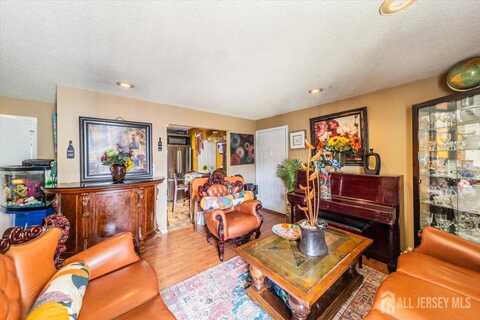 19 Pembrook Avenue, North Brunswick, NJ 08902