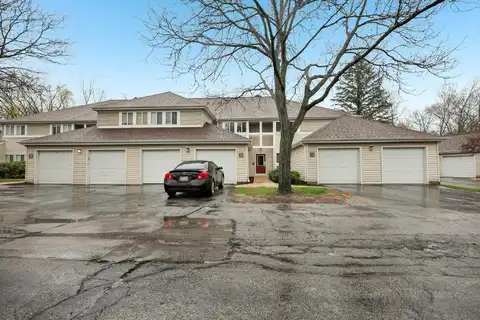 783 W Puetz Rd, Oak Creek, WI 53154