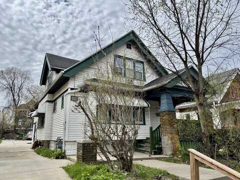 3725 N 6th St, Milwaukee, WI 53212