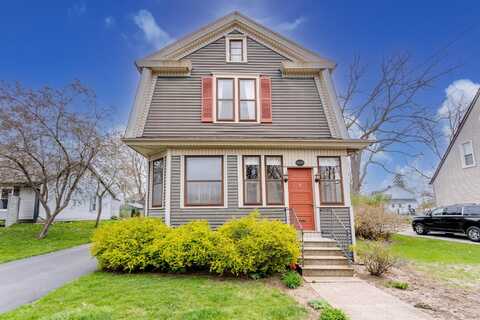 608 Division St, Mukwonago, WI 53149