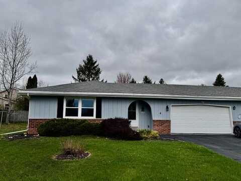W158n10163 Shoshone Ct, Germantown, WI 53022