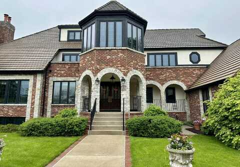 4912 Dennwood Dr, Sheboygan, WI 53083