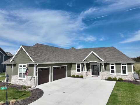 3238 Castle Rock Dr, Summit, WI 53066