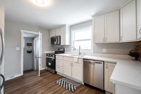 224 Madison St, Burlington, WI 53105