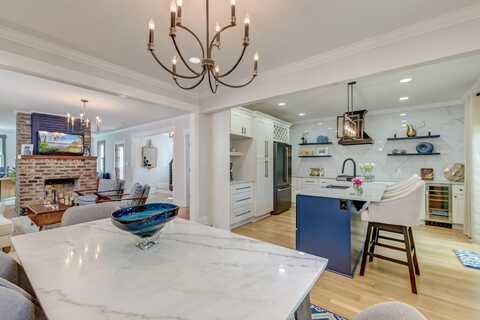 15 Dewey Street, Charleston, SC 29403