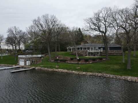 900 Hawks Hollow -, Delafield, WI 53018