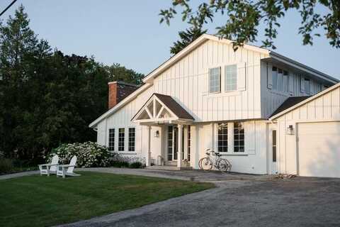 5214 Sandy Beach -, Belgium, WI 53004