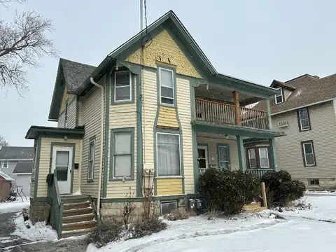 906 Arcadian Ave, Waukesha, WI 53186