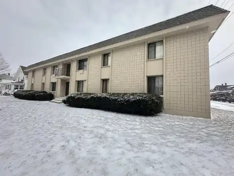 305 Maple Ave, Waukesha, WI 53186