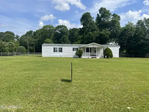 18246 Robin Oaks Drive, Gulfport, MS 39503
