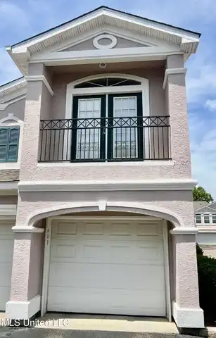 2252 Beach Drive, Gulfport, MS 39507