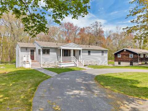 7 Old Black Point Road, East Lyme, CT 06357