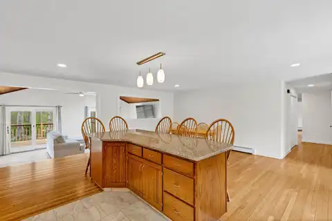 7 Old Black Point Road, East Lyme, CT 06357