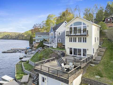 27 Bankside Trail, Newtown, CT 06482