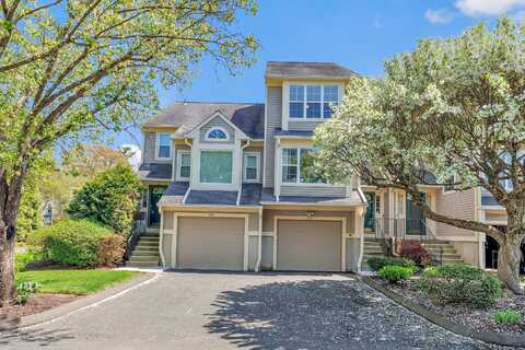 103 Paugusett Circle, Trumbull, CT 06611