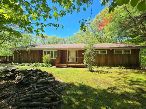 1037 Bartholomew Road, Middletown, CT 06457