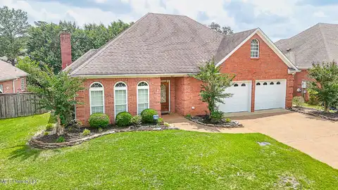 567 Spring Lake Drive, Pearl, MS 39208