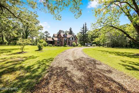 915 White Avenue, Henderson, TN 38340
