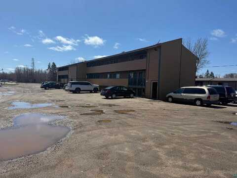801 E 41st St, Hibbing, MN 55746