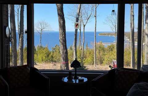 4764 Fox Point Rd, Egg Harbor, WI 54209