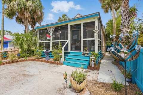 681 6th St, Cedar Key, FL 32625