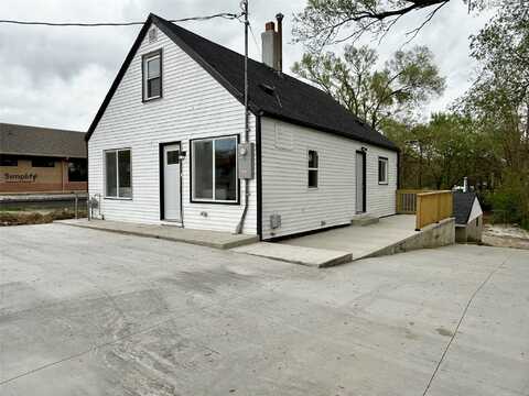 4825 SW 9th Street, Des Moines, IA 50315