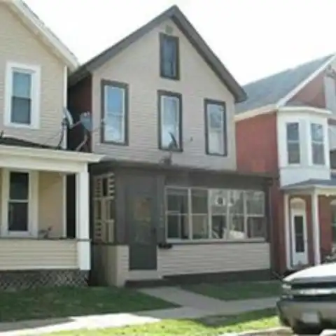 2264 Francis, Dubuque, IA 52001