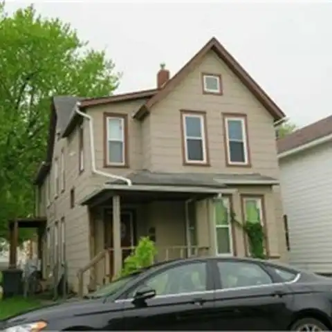 2621 Jackson, Dubuque, IA 52001