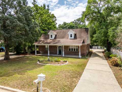 367 Okaloosa Avenue, Valparaiso, FL 32580