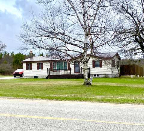 W7758 Hiawatha TRL, Naubinway, MI 49762