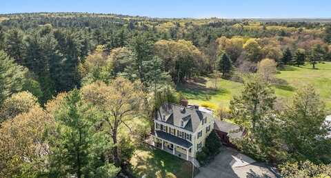 137 Wellesley St, Weston, MA 02493