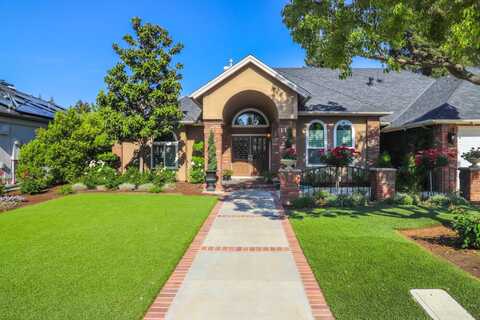 7322 Geraldine Avenue N, Fresno, CA 93711