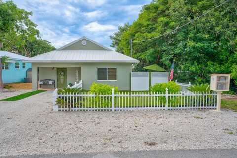 173 Hibiscus Street, Plantation Key, FL 33070