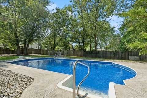 127 2nd St, Franklin, NJ 08873