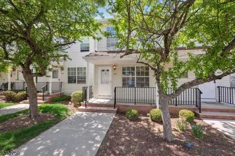907 Wetherburn Ct, Raritan, NJ 08822