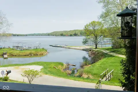8015 N Lakeview Drive, Unionville, IN 47468