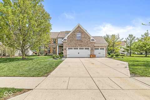 6758 Woodcliff Circle, Zionsville, IN 46077