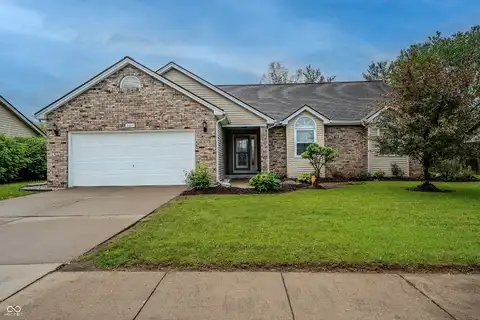 2557 Cedarcrest Drive, Columbus, IN 47203