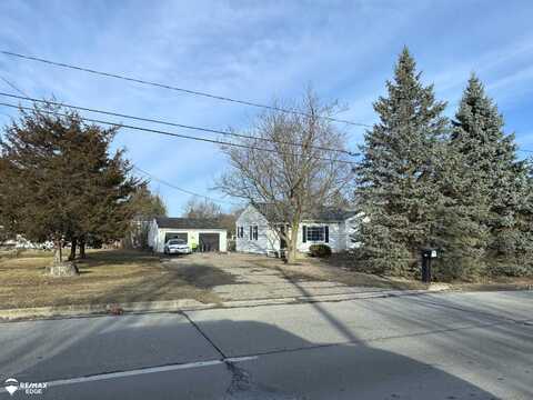 1506 S Genesee, Burton, MI 48509