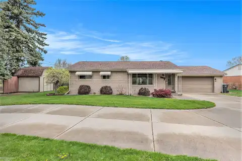 26265 S River, Harrison, MI 48045