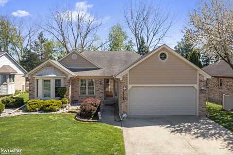 46718 Fox Run, Macomb, MI 48044