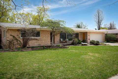 3216 Noeske, Midland, MI 48640