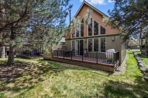 8811 Cliff Swallow Drive, Redmond, OR 97756