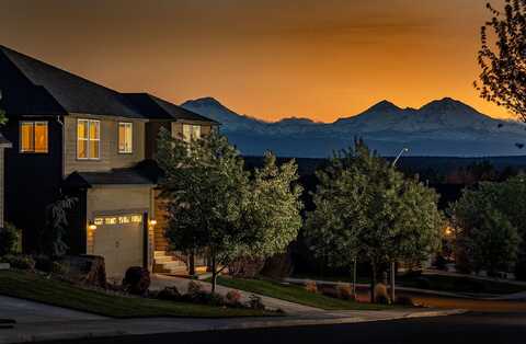 4690 SW Umatilla Avenue, Redmond, OR 97756