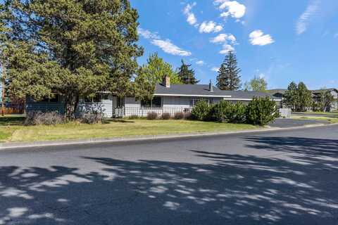 1832 SW Canyon Drive, Redmond, OR 97756